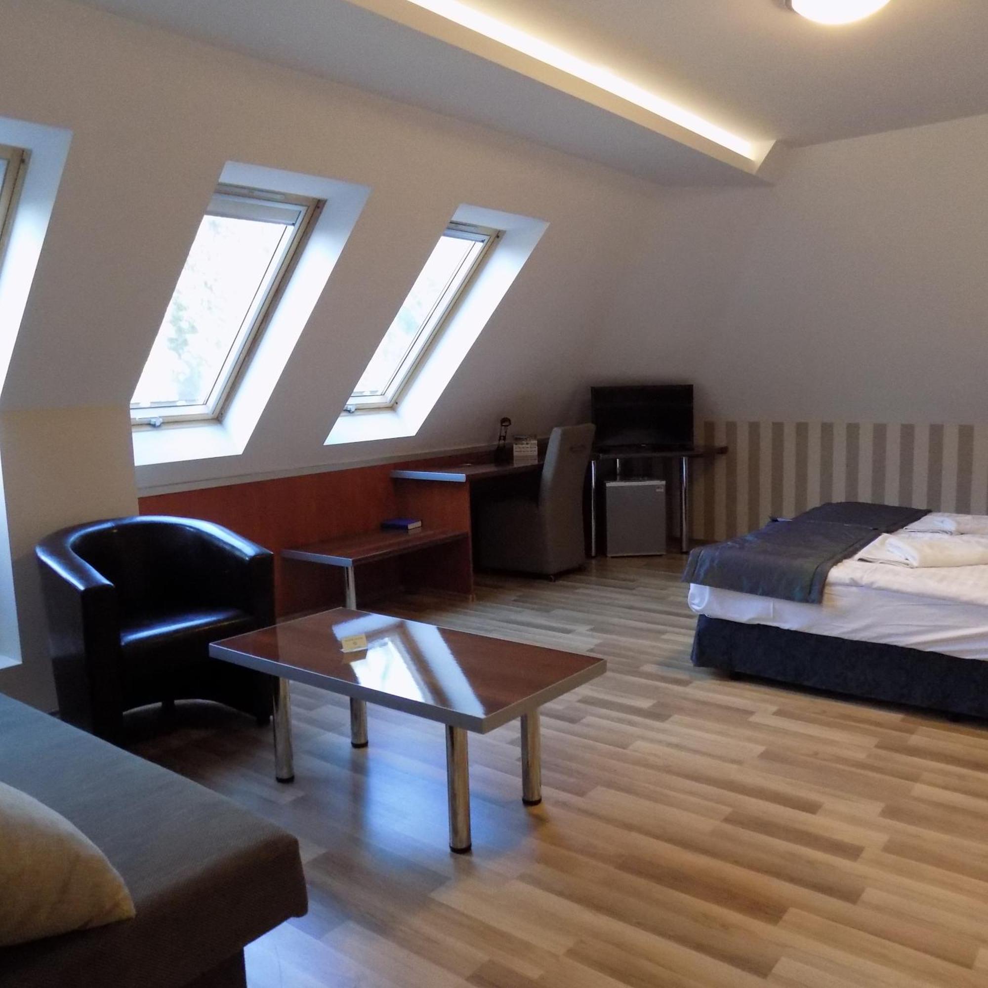 Fortuna Hotel Miskolc Phòng bức ảnh