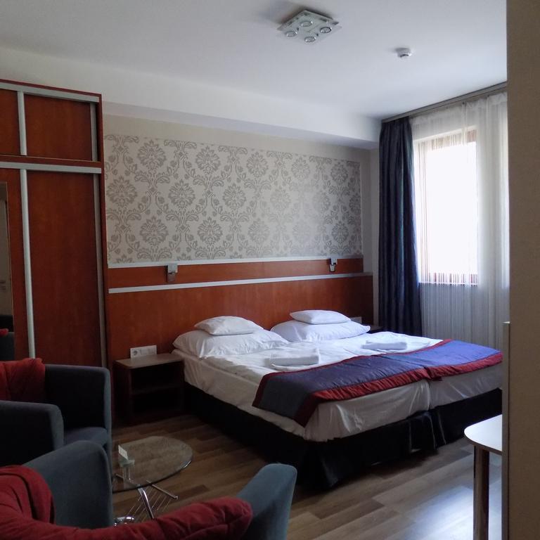 Fortuna Hotel Miskolc Ngoại thất bức ảnh