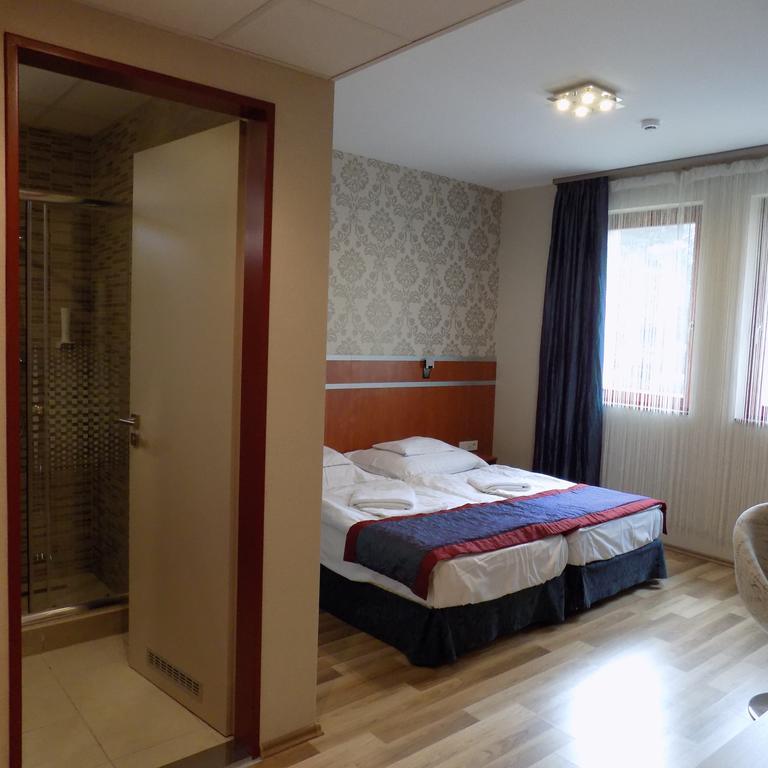 Fortuna Hotel Miskolc Ngoại thất bức ảnh